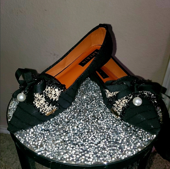 Black flats - Picture 1 of 4